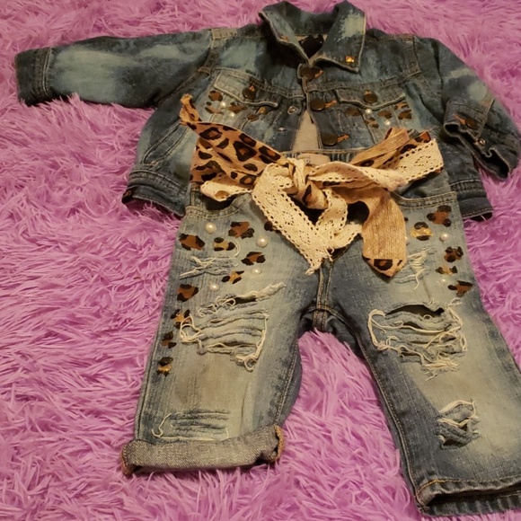 Infant Animal Print/Pearl/Distressed Denim Set